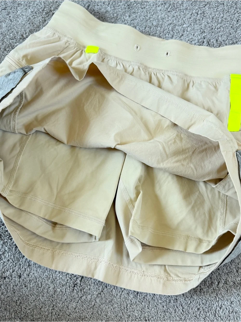 Lululemon Women’s Multi-Pocket Cargo High-Rise Hiking Skirt Skort in Prosecco 6